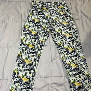 Money capri leggings  S/M/L from legging park